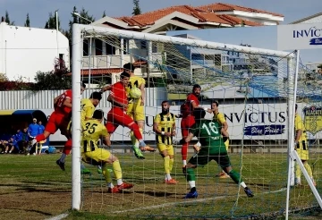  Çeşme Belediyespor rakibini sahasında 3-2 mağlup etti