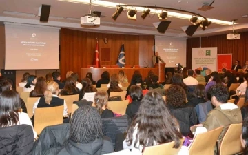 Yeşilay Genel Başkanı Prof. Dr. Mücahit Öztürk öğrencilerle buluştu

