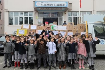 Yıldırım'da Alirızabey İlkokulu öğrencilerinden depremzedelere destek
