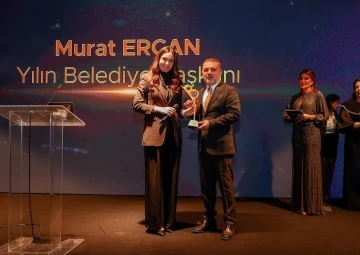 Yılın belediye başkanı ödülü Sincan Belediye Başkanı Murat Ercan’a

