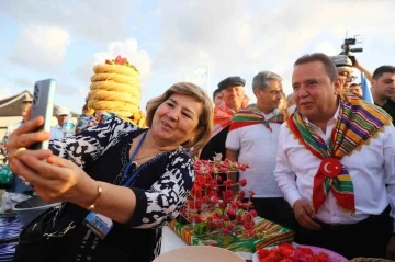 Antalya Yörük Türkmen Festivali’ne coşkulu açılış