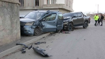 Yüksekova ilçesinde trafik kazası