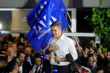 Yunanistan’da seçimin galibi Miçotakis’in partisi oldu
