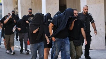 Yunanistan'da bir kişinin öldüğü kavgaya karıştıkları iddiasıyla 105 taraftar tutuklu yargılana