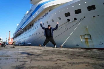 Yüzlerce Rus turisti taşıyan kruvaziyer gemi Samsun’a geldi