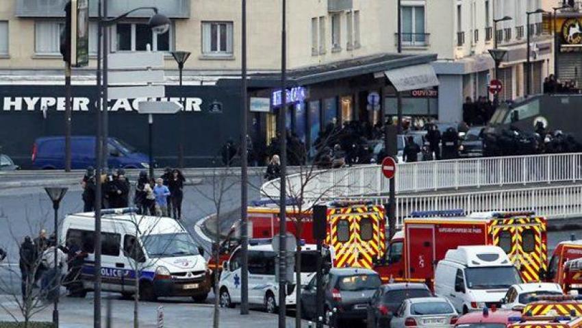 Paris'te bir mağazada 10 kişi rehin alındı