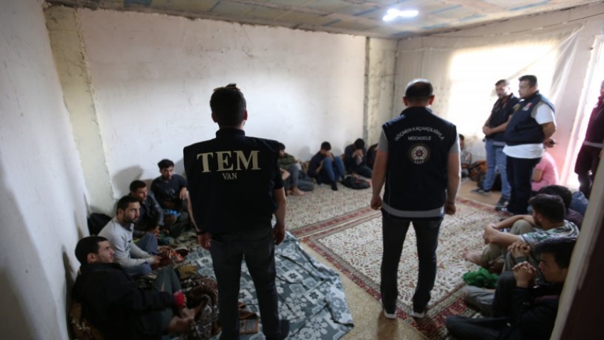 Van'da 20 düzensiz göçmen yakalandı