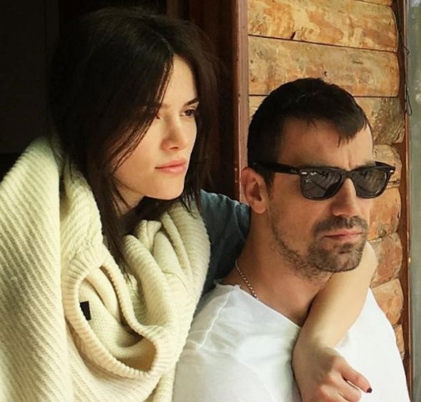 Oyuncu İbrahim Çelikkol nişanlısı Mihre Mutlu ile dünyaevine girdi. 