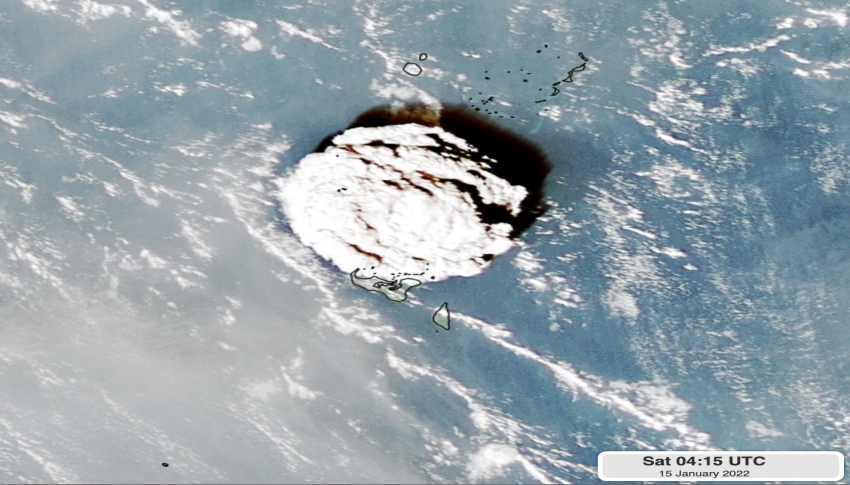 Tonga’daki volkanik patlama uydu görüntülerine yansıdı