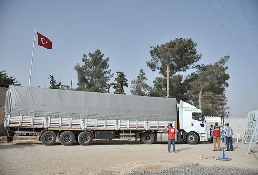 Kobani'ye ilk yardım yine Türkiye'den