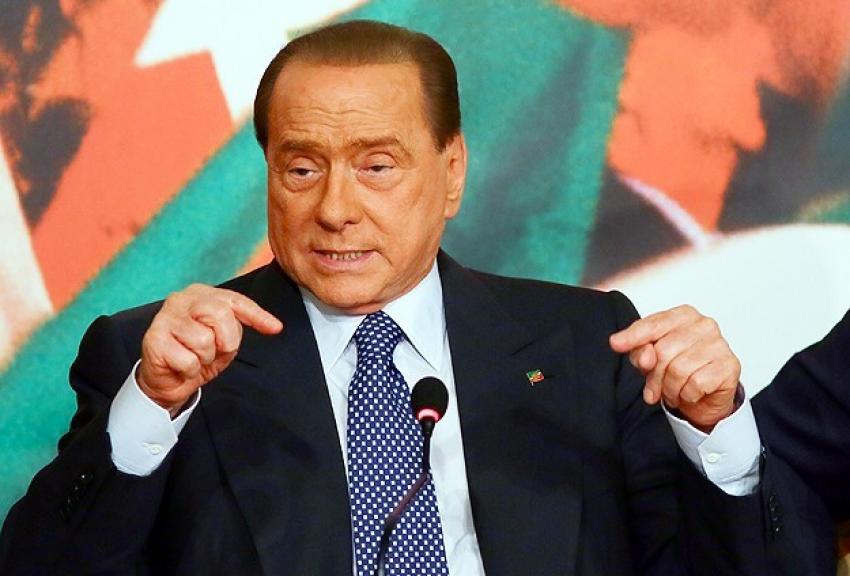 Berlusconi’ye rüşvetten hapis cezası