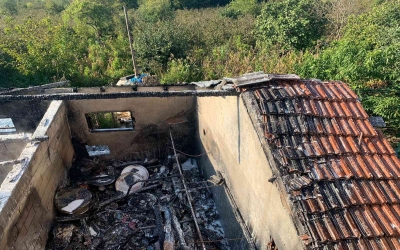 Tek katlı ev yandı