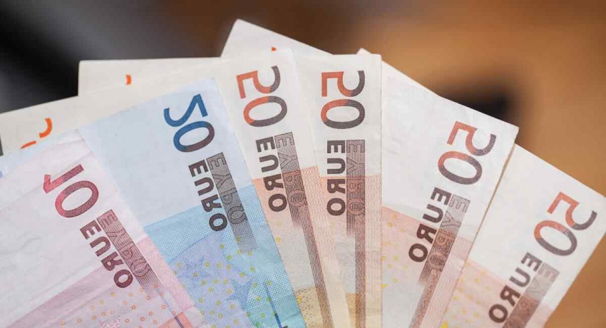 Kuzey Kıbrıs’ta ana muhalefet euro para birimine geçiş talep ediyor