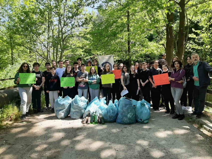 Liseli öğrenciler Uludağ’ın ormanlarını temizledi, bulduklarına kendileri de inanamadı