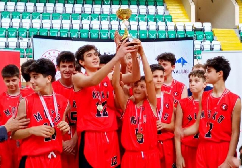 Macide Gazioğlu Kükürtlü Ortaokulu basketbolda Bursa Şampiyonu oldu